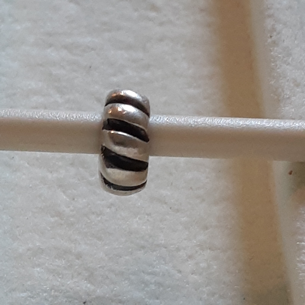 Chamilia Sterling Silver 925 Diagonal Line Spacer Bead - Retired 18$